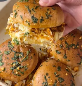 Mini-sanduíches de frango Buffalo